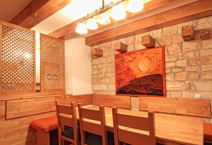 ゲストハウス Rodope Nook チェペラレ